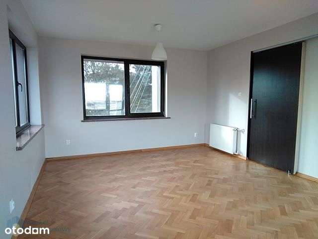 Lokal idealny dla rodziny lub na siedzibę firmy!-7