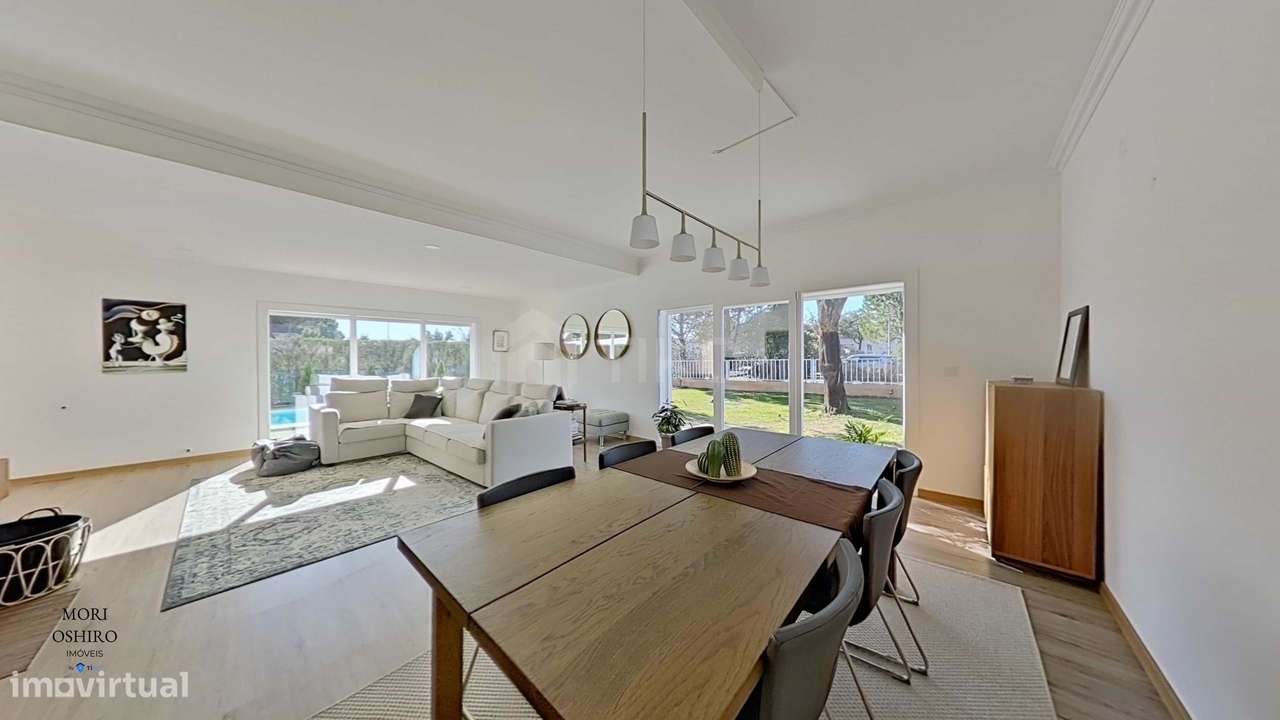 MORADIA T4 218M² EM TERRENO 1.044M² COM PISCINA EM CONDOMÍNIO GOLFE SA-7