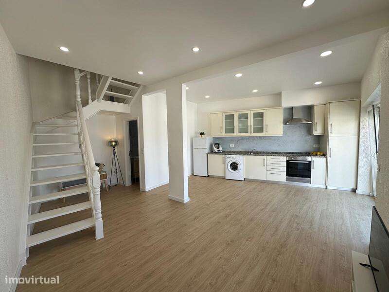 Moradia T2 Remodelada com Vista Mar Próxima das Praias na Lourinhã-3