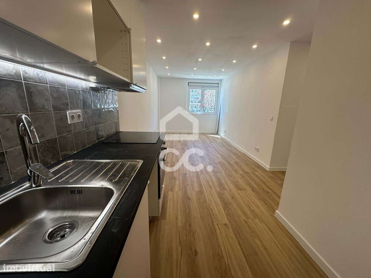 Apartamento T2 Renovado na Quinta do Mendes em Odivelas - Grande imagem: 4/22