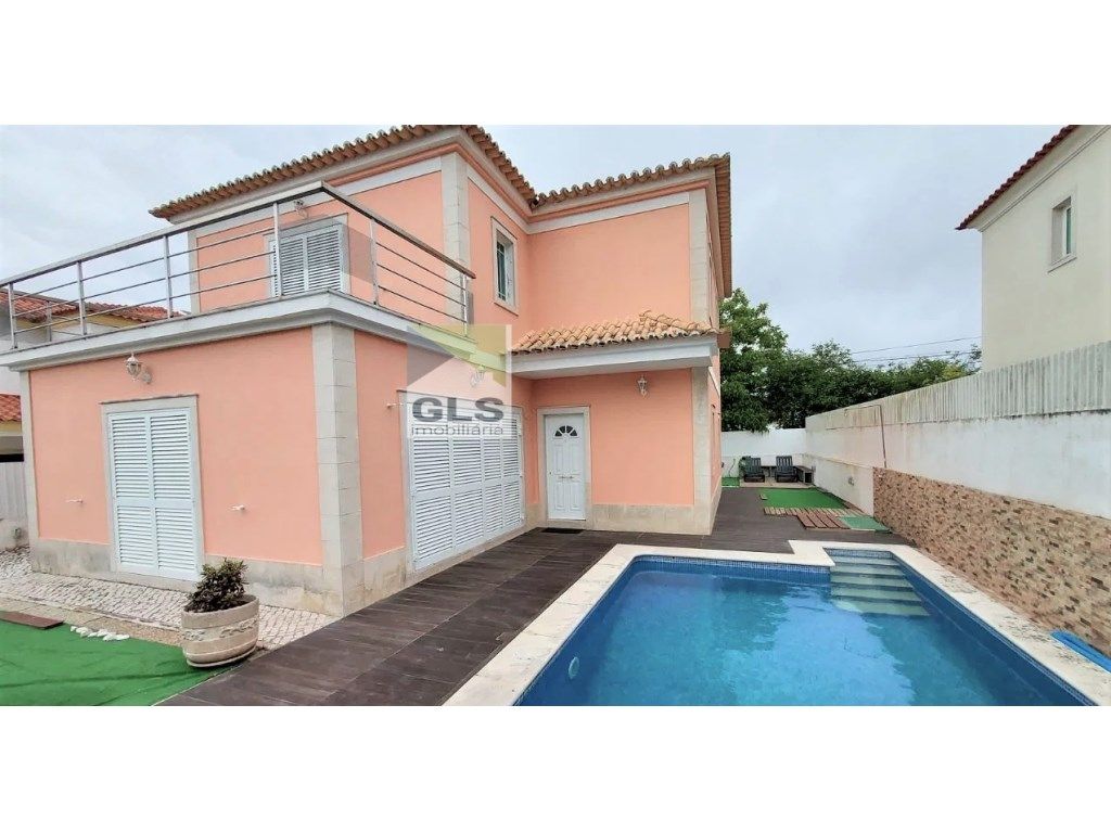 Moradia T4 com Piscina em Almoinha - Sesimbra