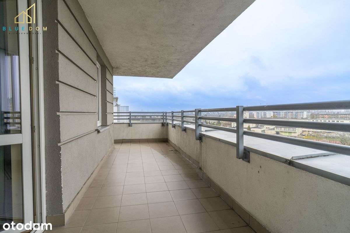 68 m2 ,  3 pokoje oraz bardzo duży balkon-11