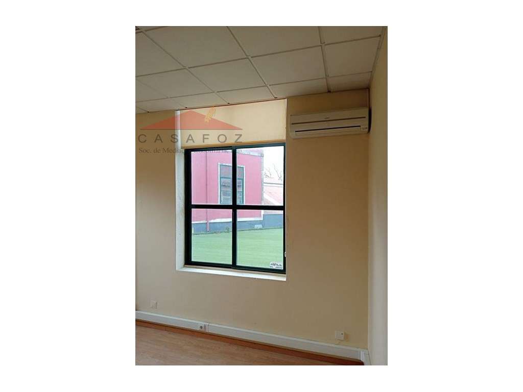 Porto - Arrendamento Escritório - Grande imagem: 2/4