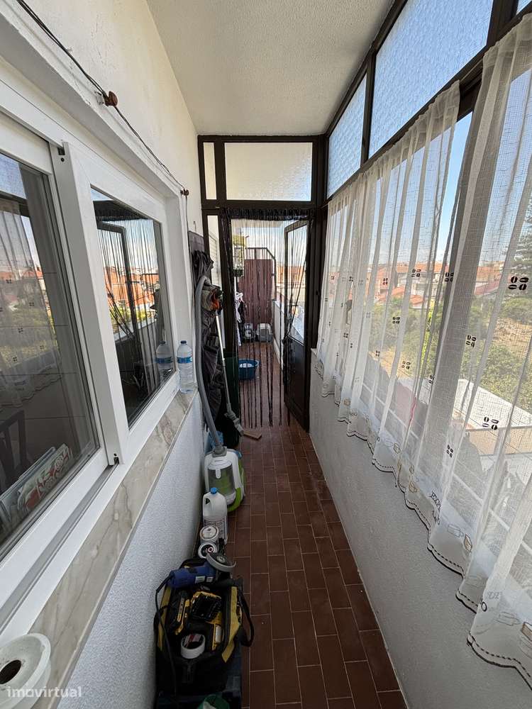 Apartamento T4 à venda no centro do Montijo-9