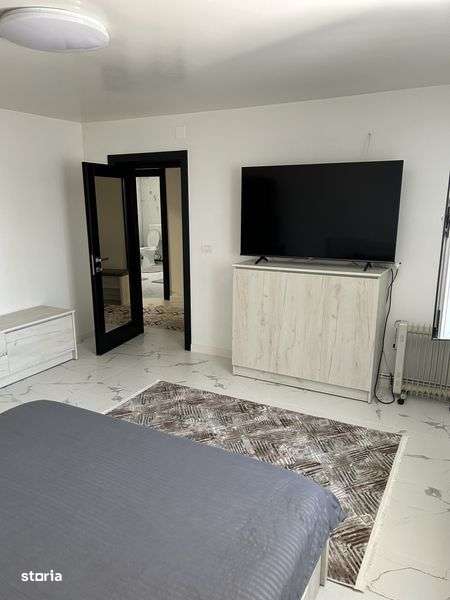 Casa de vanzare cu dependinte - Imagine principală: 4/8