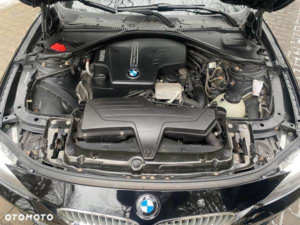 BMW Seria 3 320i Touring Advantage - 4