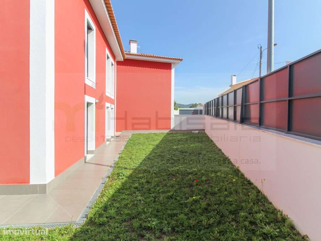 Moradia T3, situada em Areia Cascais, a curta distância da praia do...-8