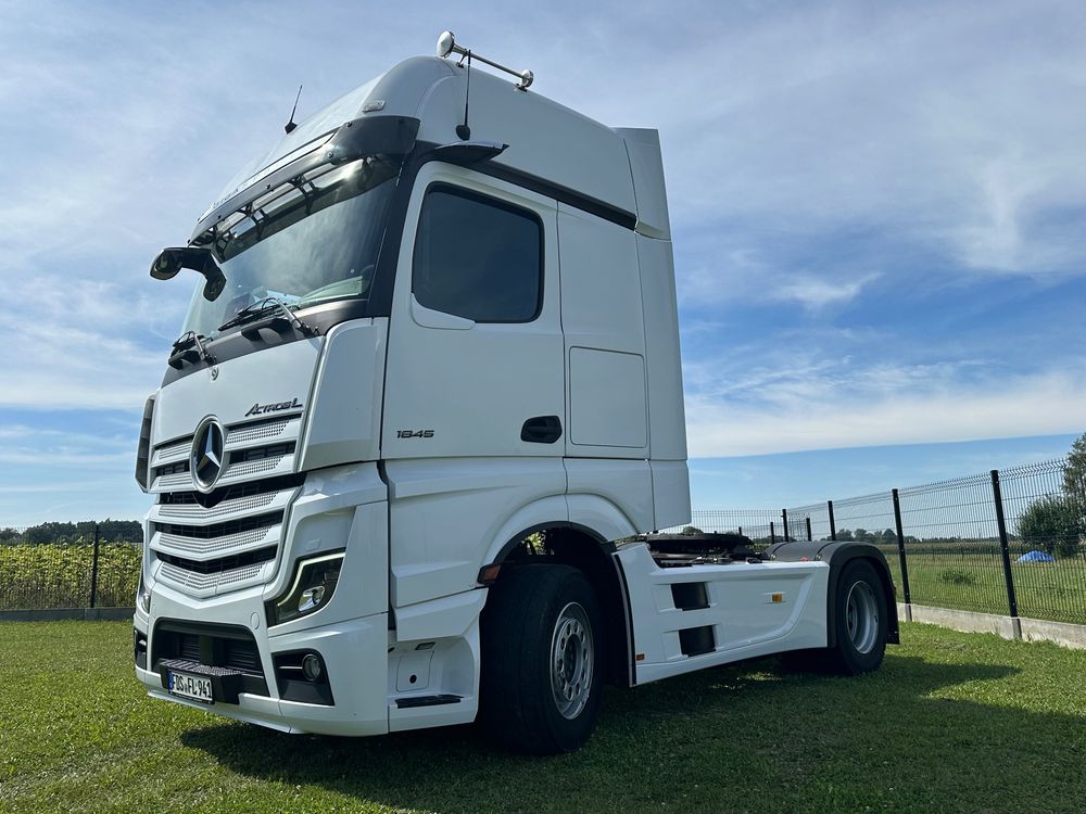 Mercedes-Benz Actros 2023