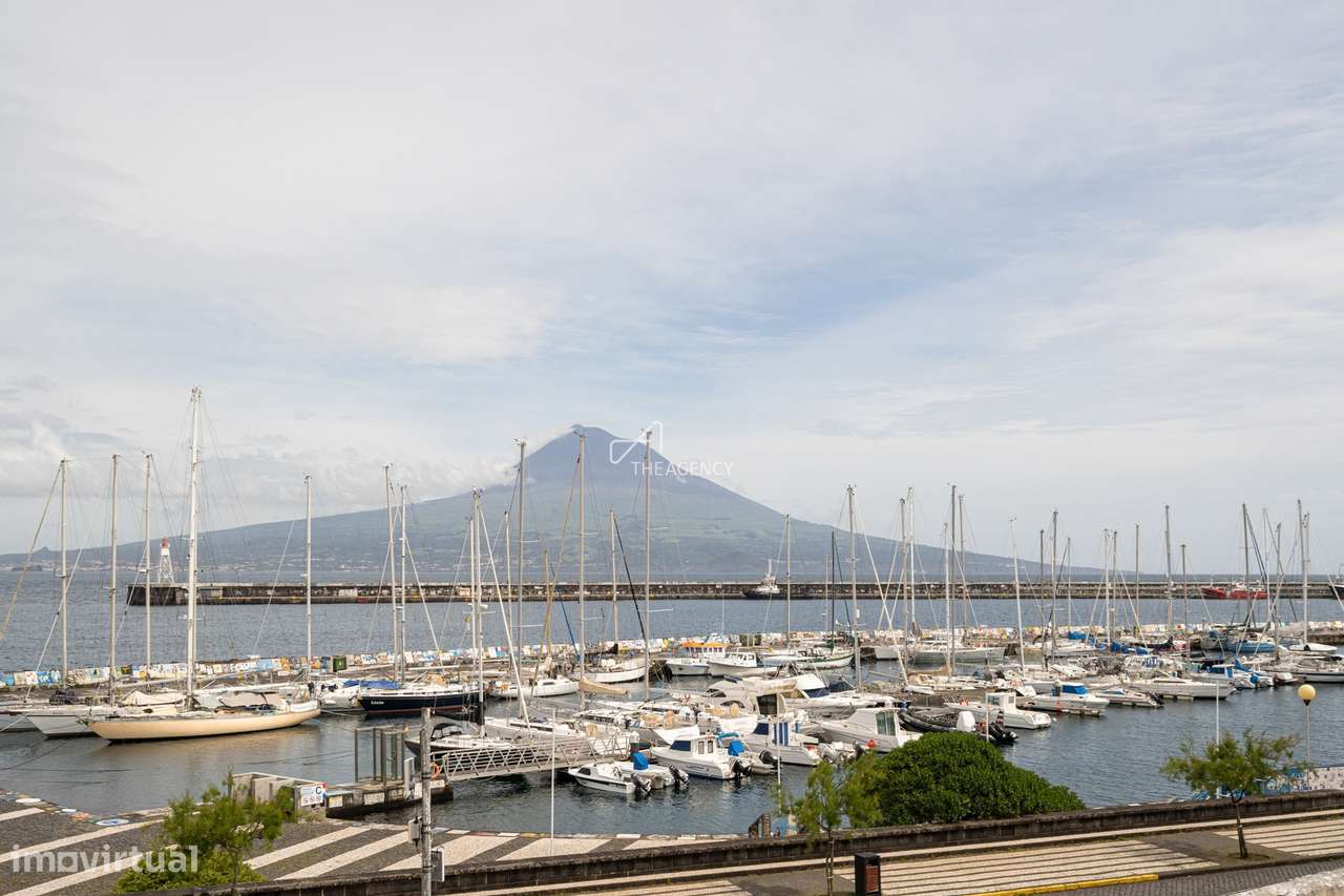 Oportunidade | Edificio Hoteleiro em frente à Marina da Horta, Açores - Grande imagem: 2/47