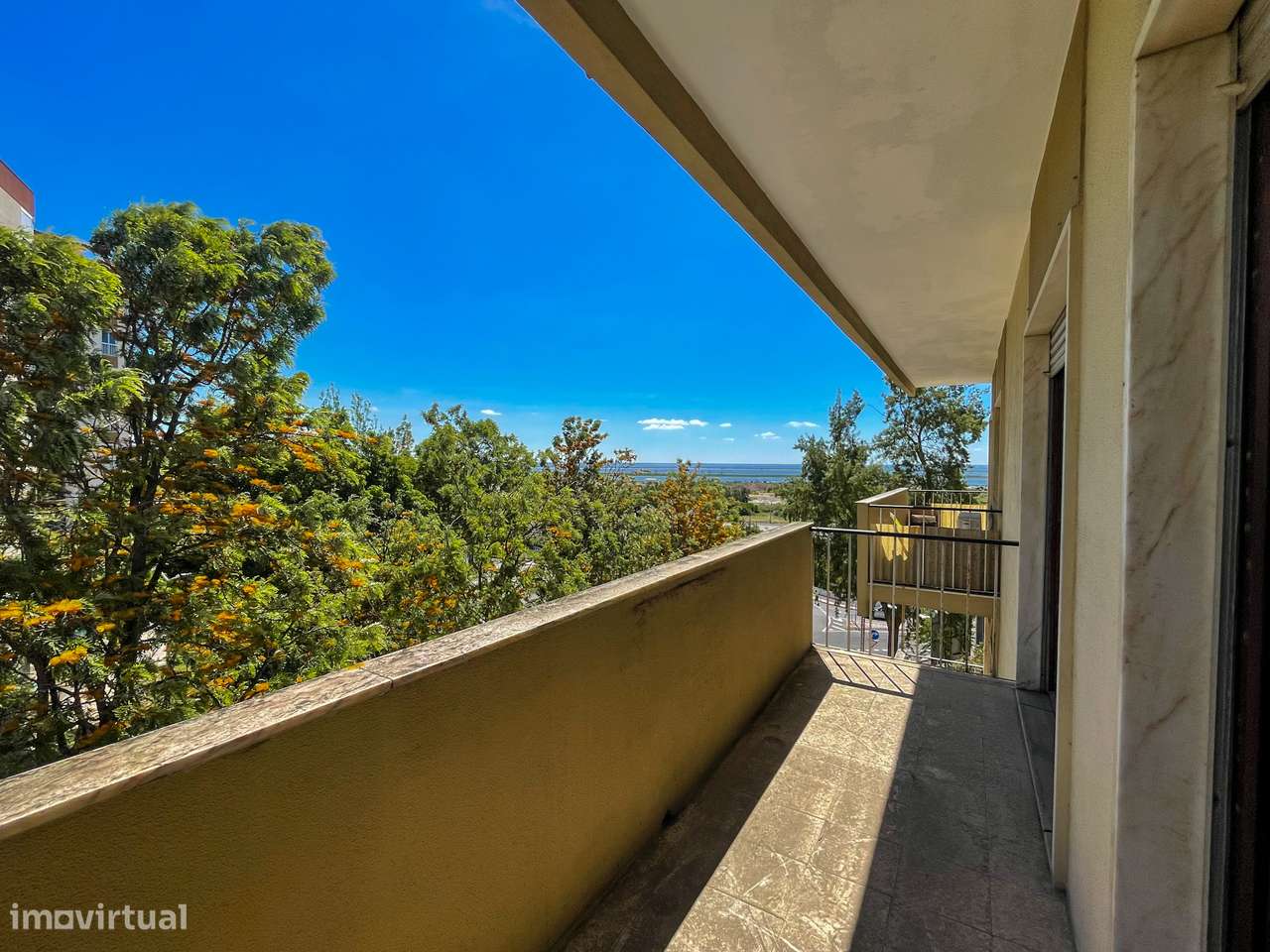 Prédio - 8 T2 + Sótão - Póvoa de Santa Iria-23