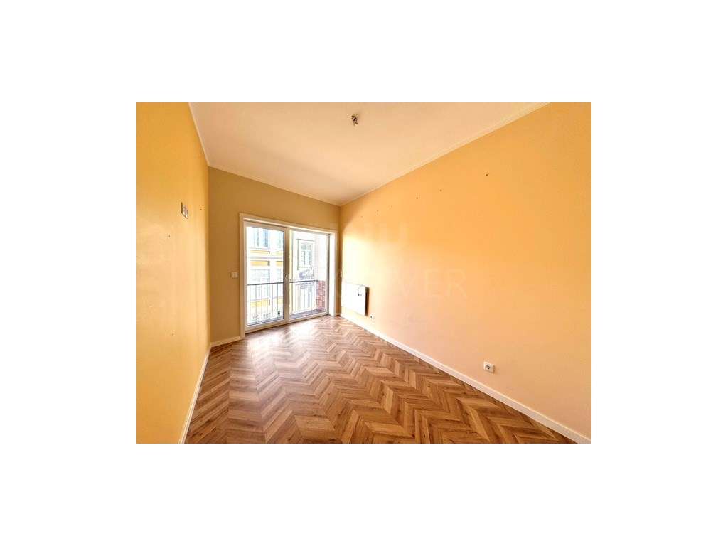 Apartamento T3+1 renovado para venda, na Rua São Dinis, Paranhos, P...-11