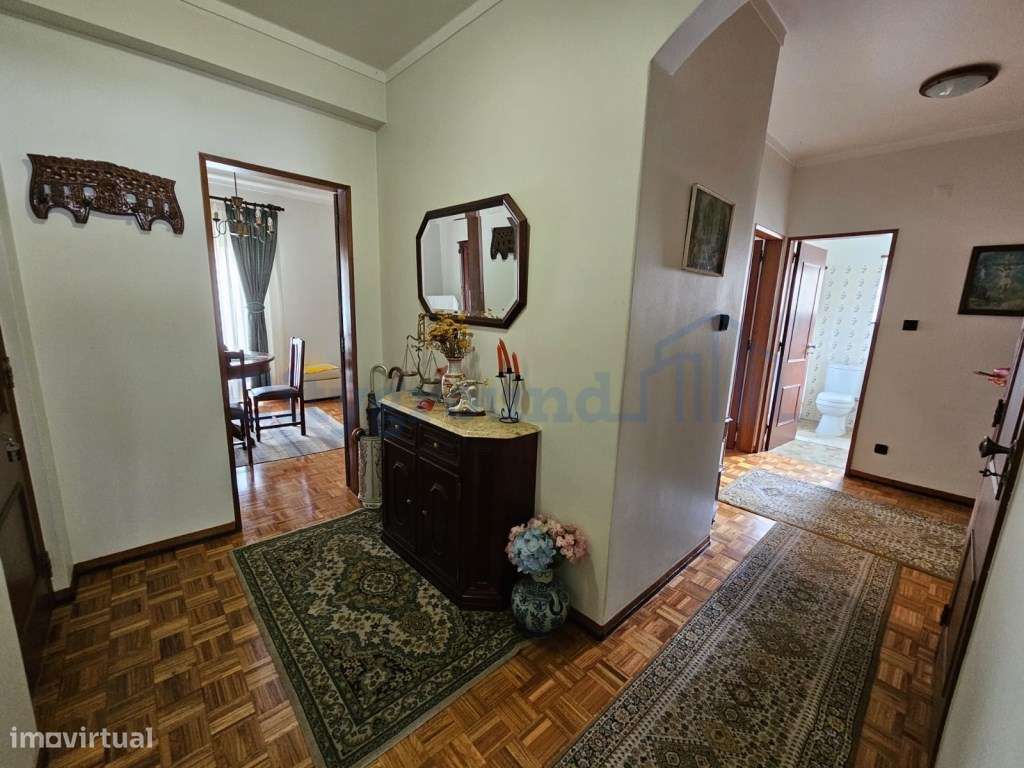 Apartamento T3, com varanda e arrecadação, bem localizado na Lourinhã - Grande imagem: 2/10