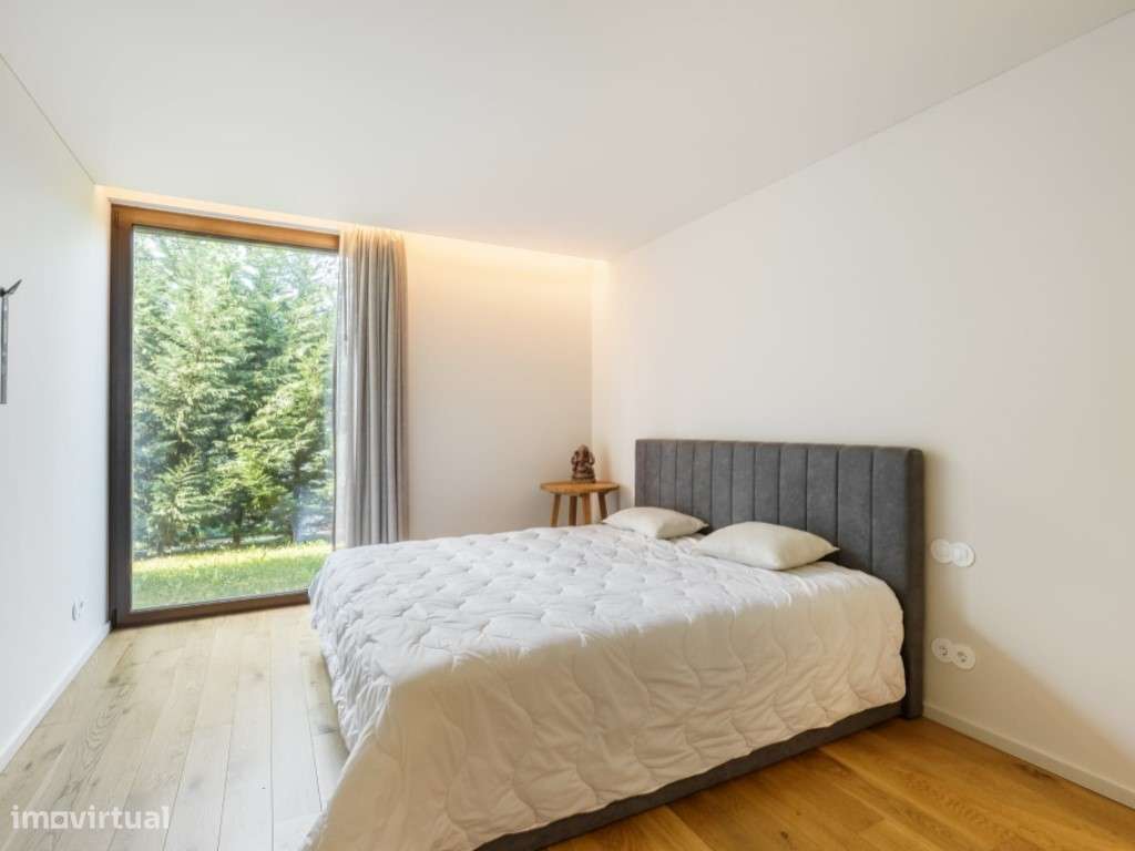 Moradia Exclusiva V4 com Piscina aquecida-37