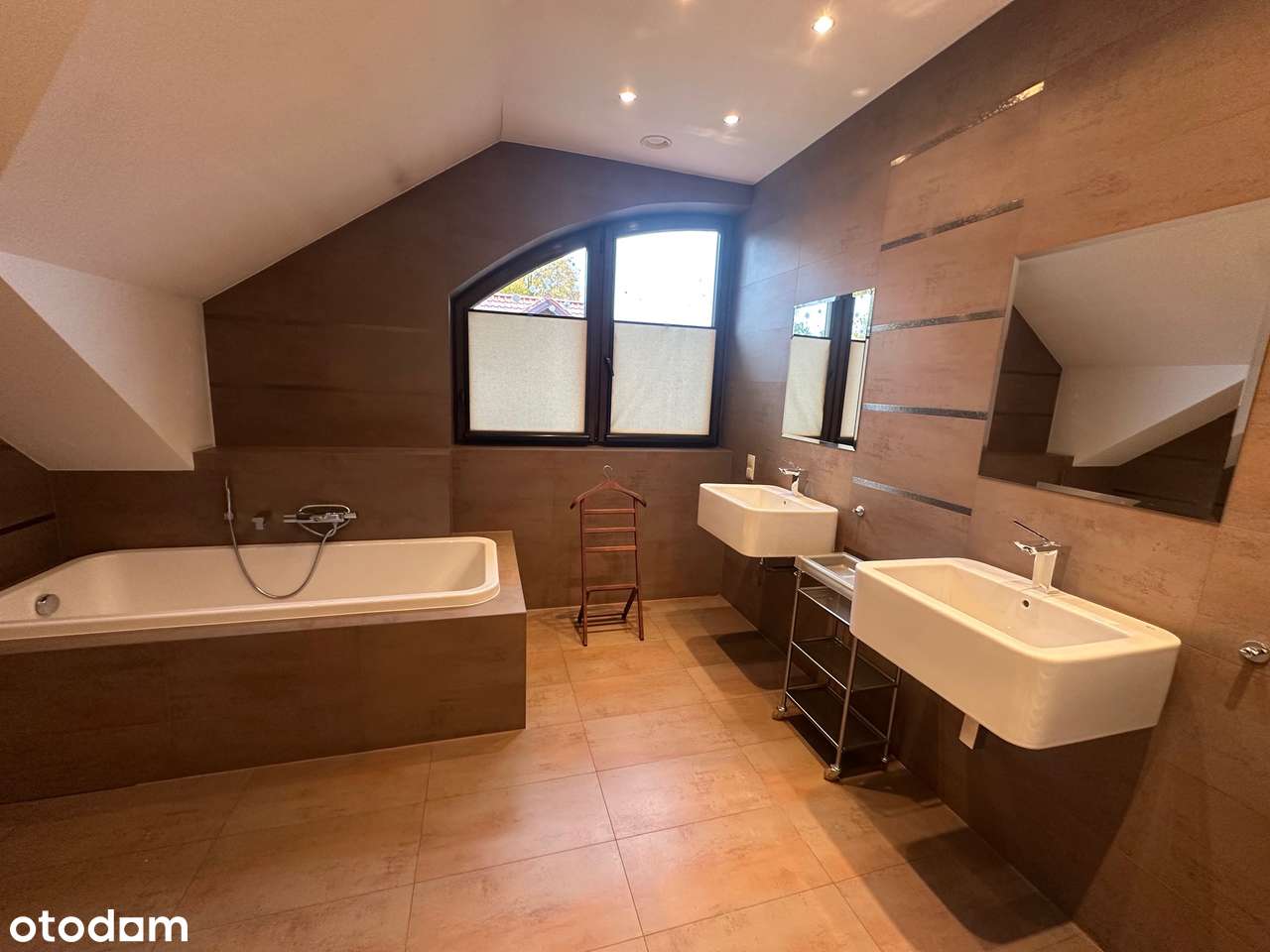 Dom jednorodzinny  Lisiniec zamknięte osiedle gotowy do zamieszkania-10