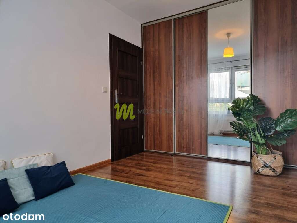 z miejscem postojowym w hali, Rezerwat Żurawiniec-8