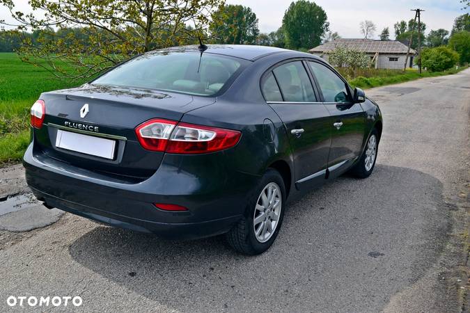 Renault Fluence 1.6 16V Techno Feel - 8