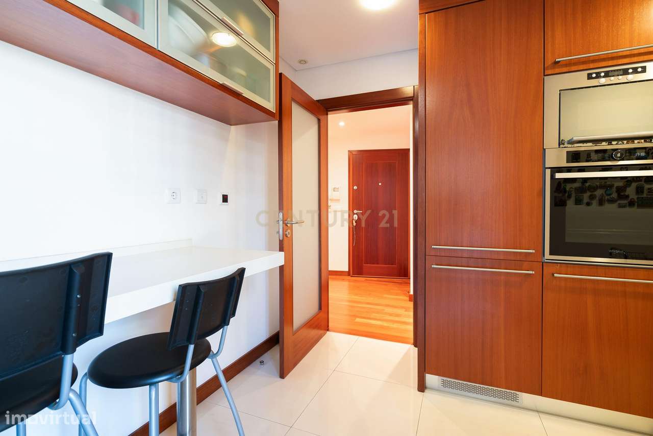 Apartamento T1 nas Colinas do Cruzeiro com Arrecadação e Parqueamento-17