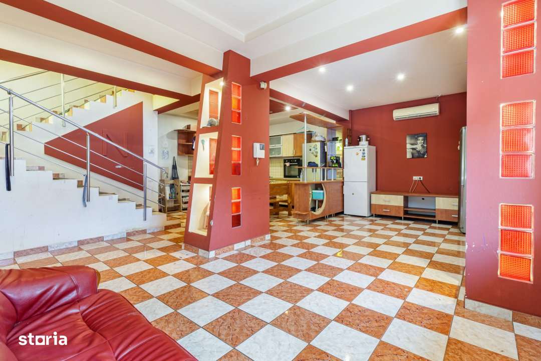 Casa cu curte | Potential pentru rezidenta sau afacere| Aparatorii Pat - Imagine principală: 4/16