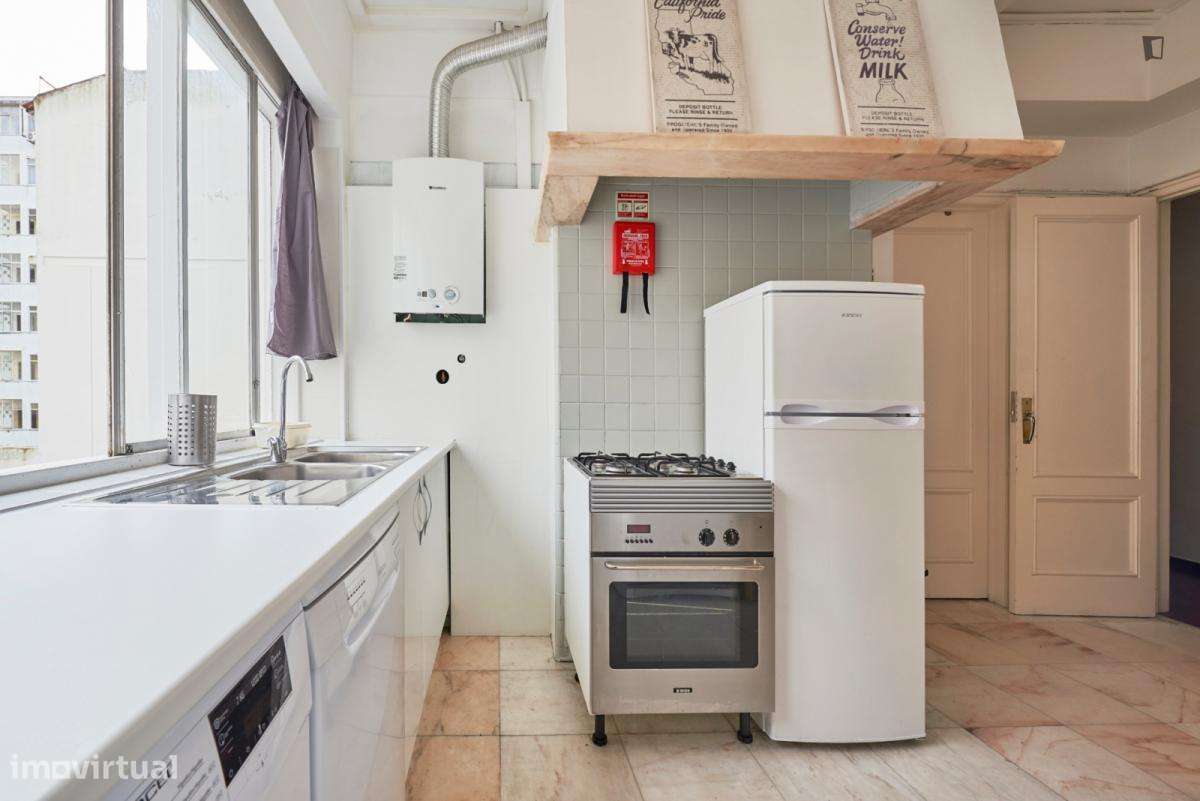 Quarto - localizado em Marquês de Pombal Lisbon - Grande imagem: 5/46