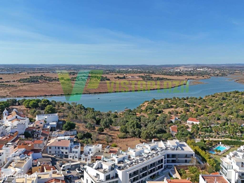 Apartamento T2 com Terraço Privativo, Piscina e Garagem Box em Alvo...-27