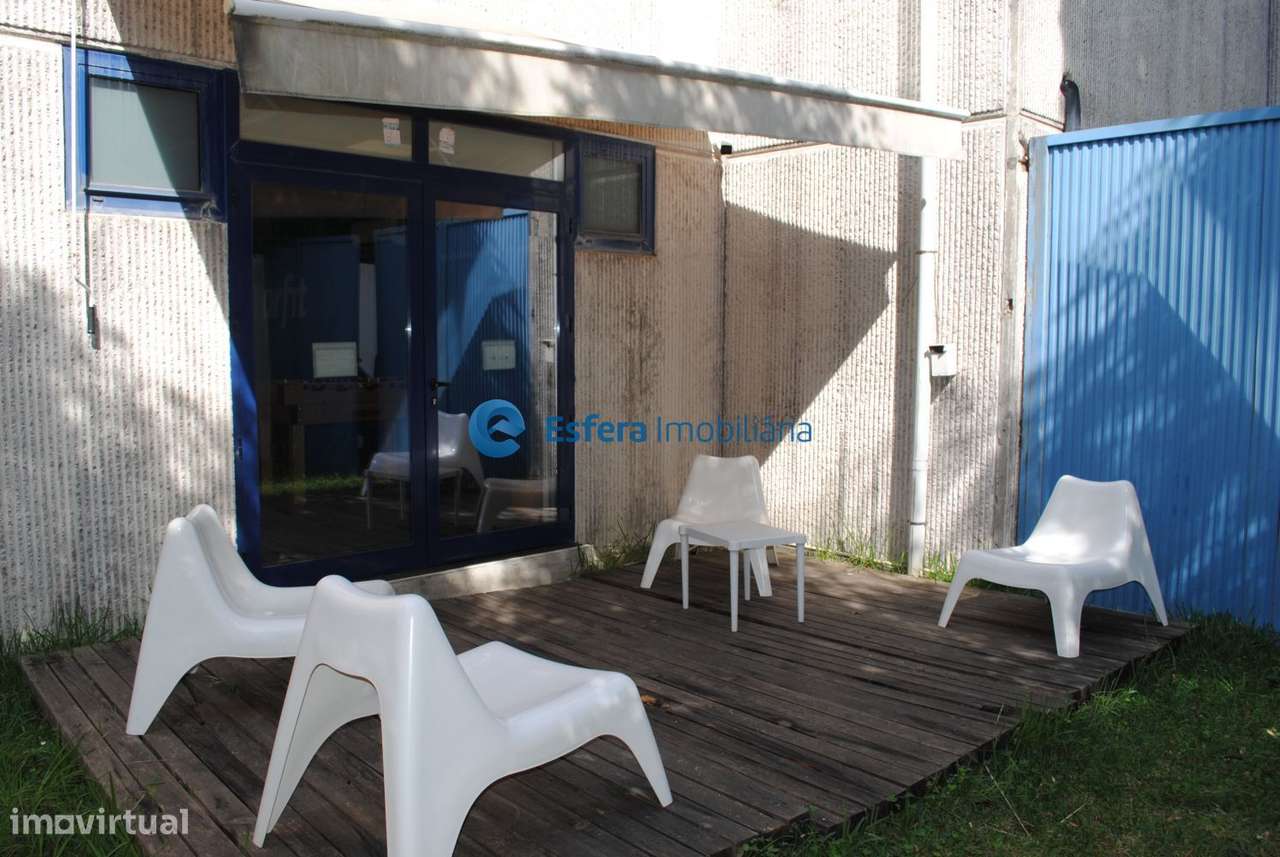 Edifício com armazém e escritórios - Grande imagem: 5/20