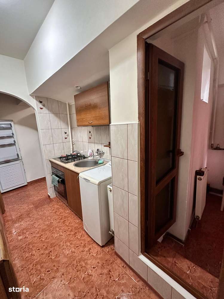 De vanzare 3 camere mobilat și utilat ultracentral Pret 67.000 e - Imagine principală: 4/20