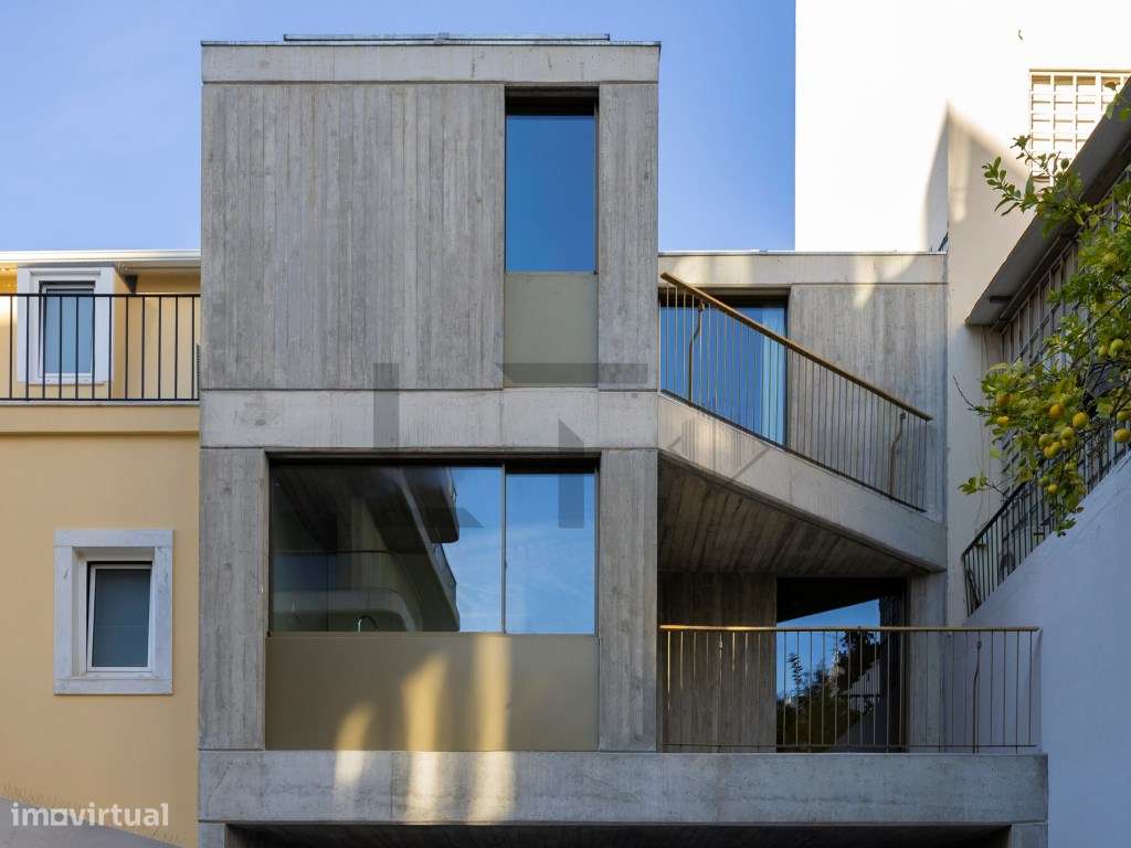 Apartamento T2 de Luxo com Garagem e Vista Monsanto, para Venda no ... - Grande imagem: 1/23