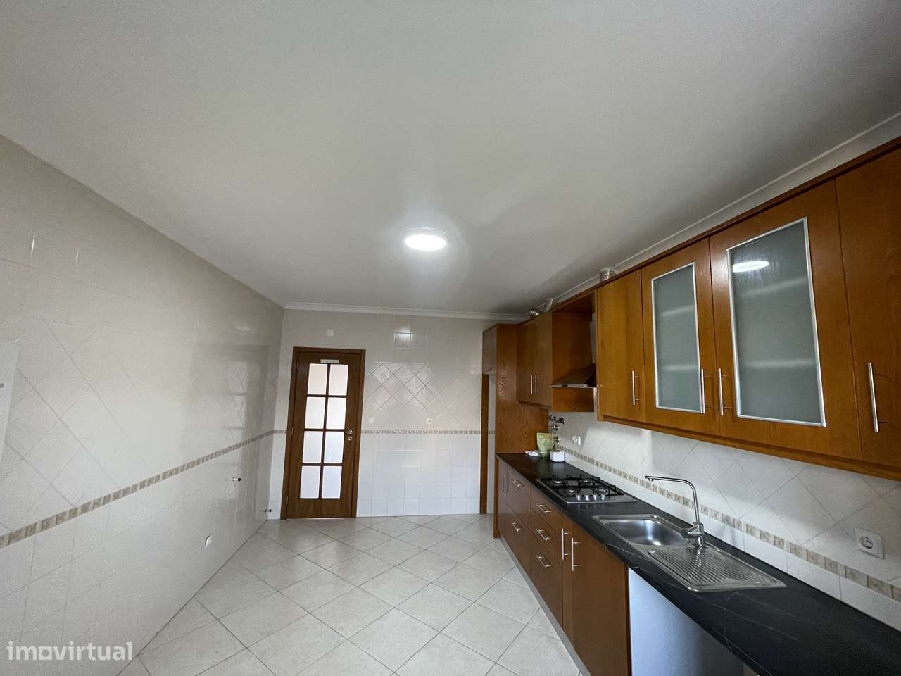 Oportunidade no Entroncamento: T3 de 165 m² com Garagem Boxe 237.000 €-6