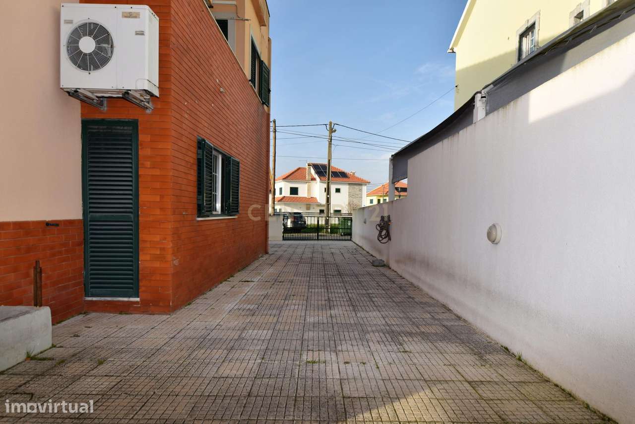 Moradia Isolada T4 Sarilhos Grande, Montijo-45