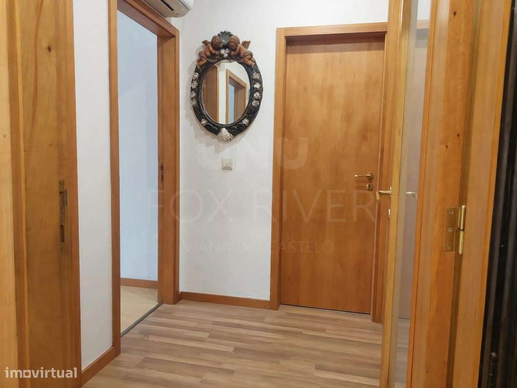 Apartamento T2 com Terraço Privativo e Garagem - Touguinha, Vila do...-11