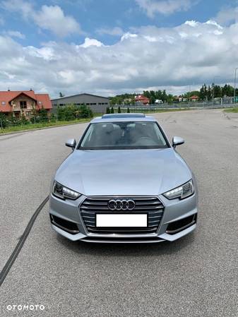 Audi A4 2.0 TFSI ultra S tronic design - 1