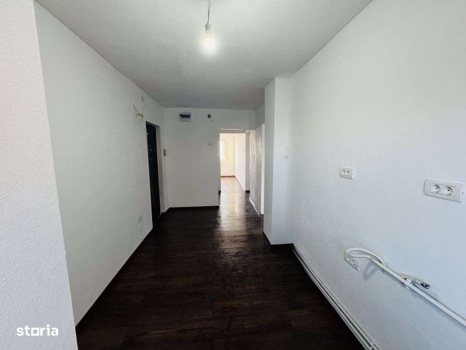 Apartament 3 camere renovat, decomandat, zona Lipovei, strada Holdelor-8