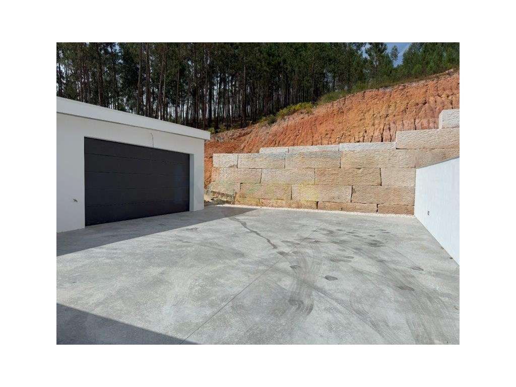 Moradia Individual, Térrea T3+1, em fase final de Construção.-17