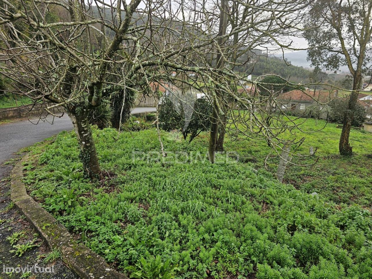 Terreno construtivo - tranquilidade do campo junto à cidade