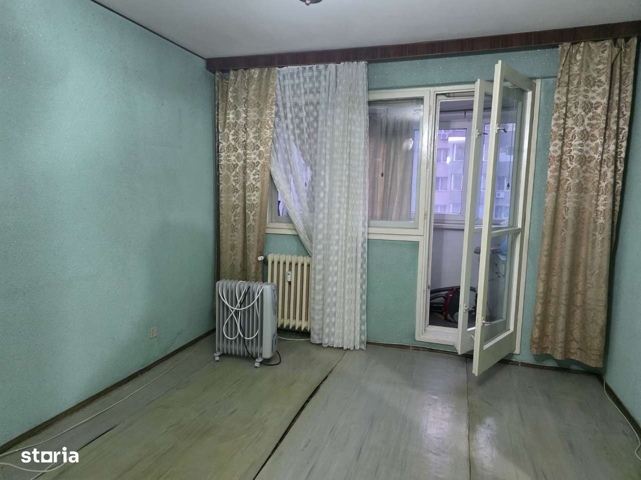 Jean Steriadi, 10 minute metrou 1 Decembrie 1918, langa Auchan Titan - Imagine principală: 4/11