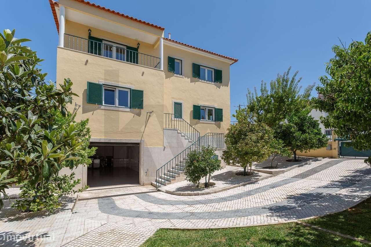 Moradia Isolada | 5 Quartos, Jardim, Garagem para 4 Carros-58