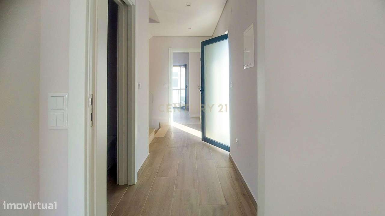 Moradia de 4 assoalhadas em construção - Possibilidade de escolher aca-13