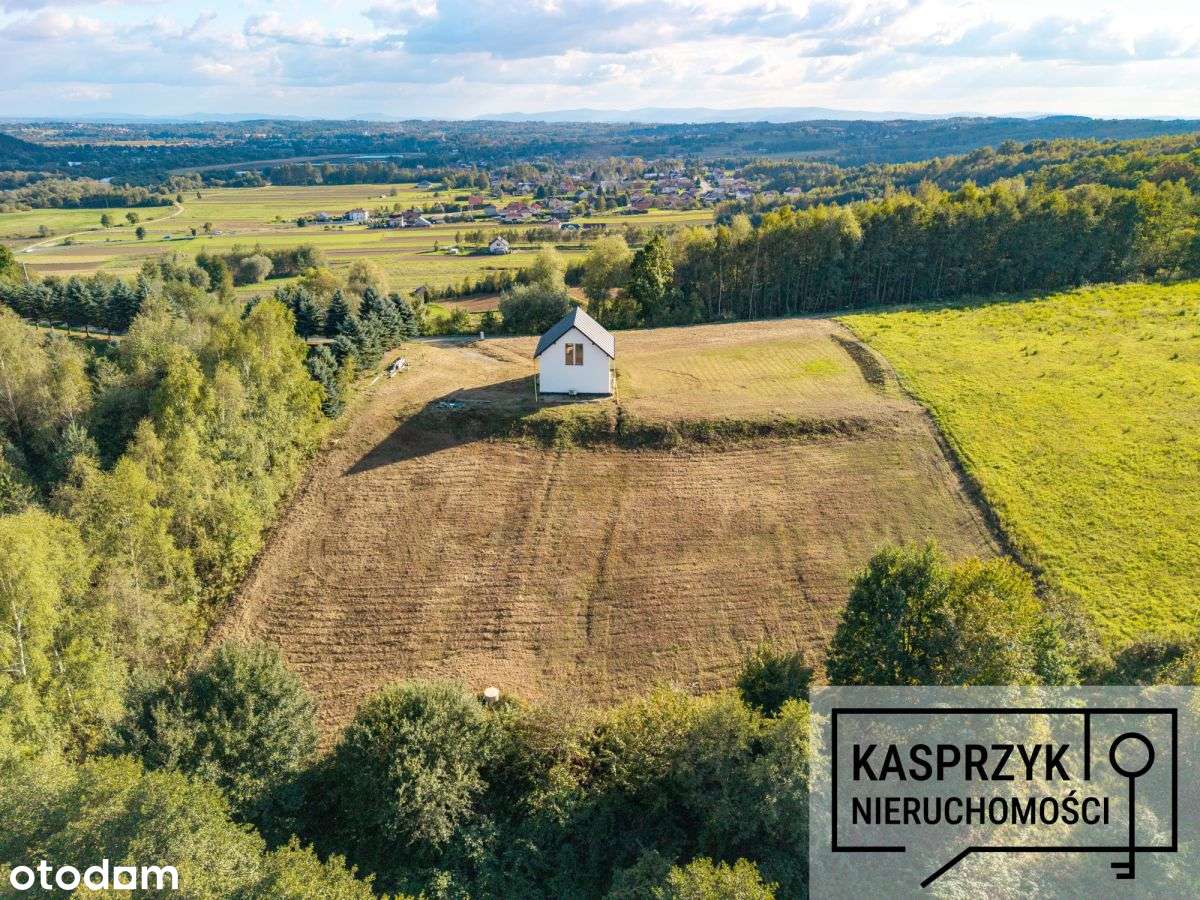 Duża działka z domem niskoenergetycznym.-10
