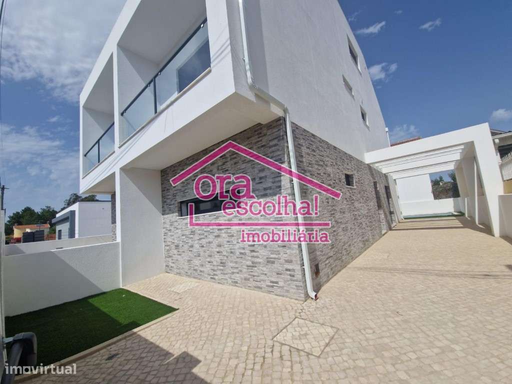 Moradia Geminada NOVA T3 em Pinhal do General - Fernão Ferro! - Grande imagem: 1/9