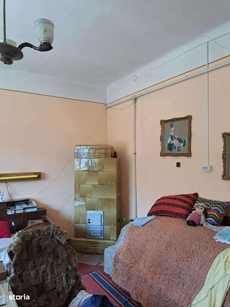 Casa de vanzare cu 2 camere , langa Liceul Economic , 110.000 euro neg-3