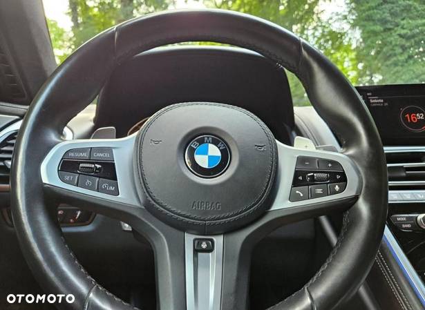 BMW Seria 8 840i - 24