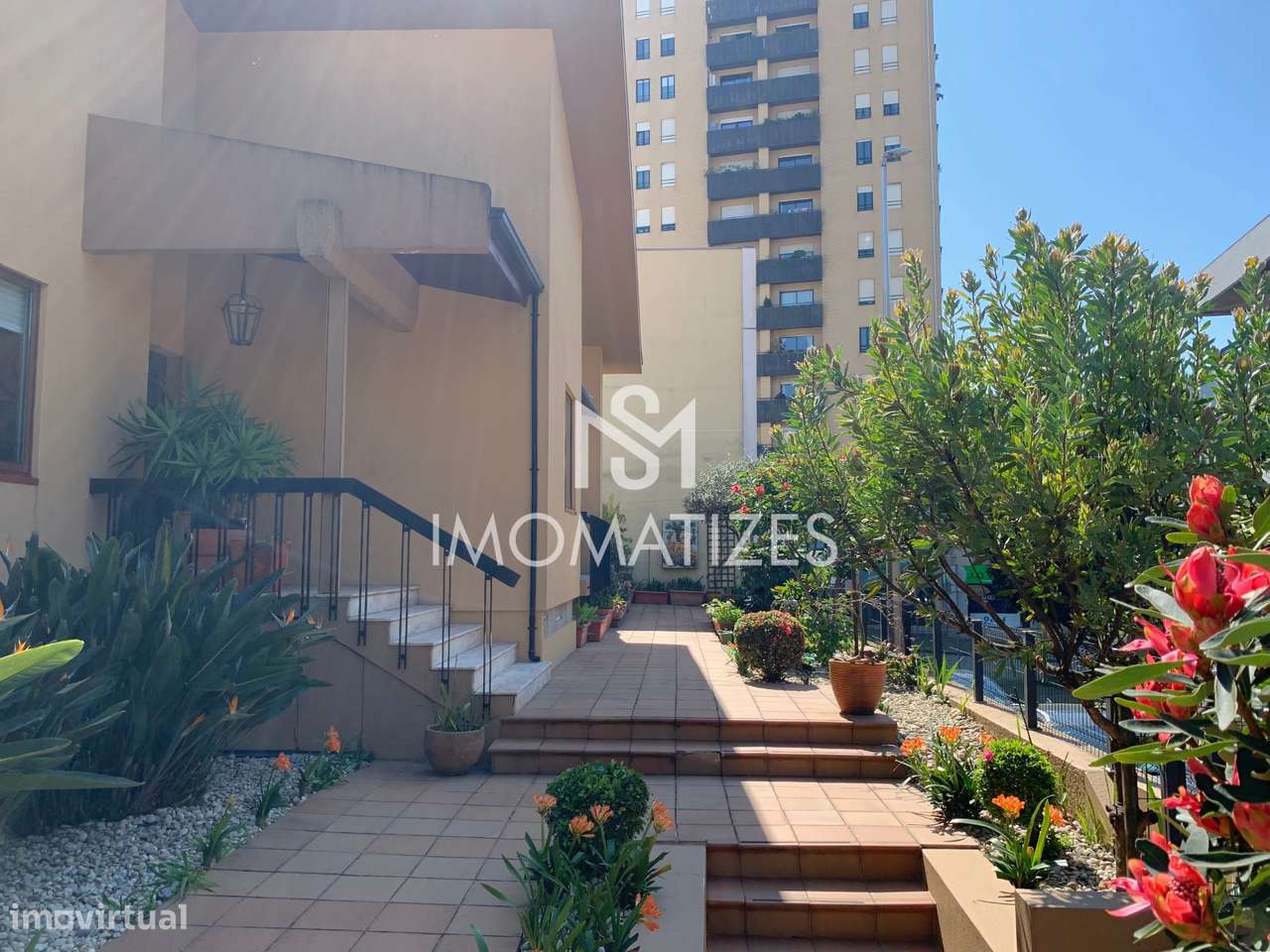 Moradia T3+2 com garagem dupla no coração da Maia - Grande imagem: 2/39