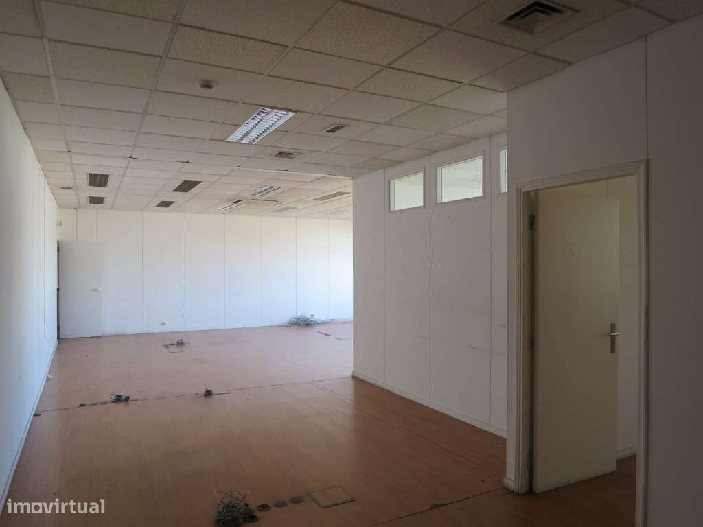 Escritório em Alfragide com 495 m2 - Financiamento até 100%-7