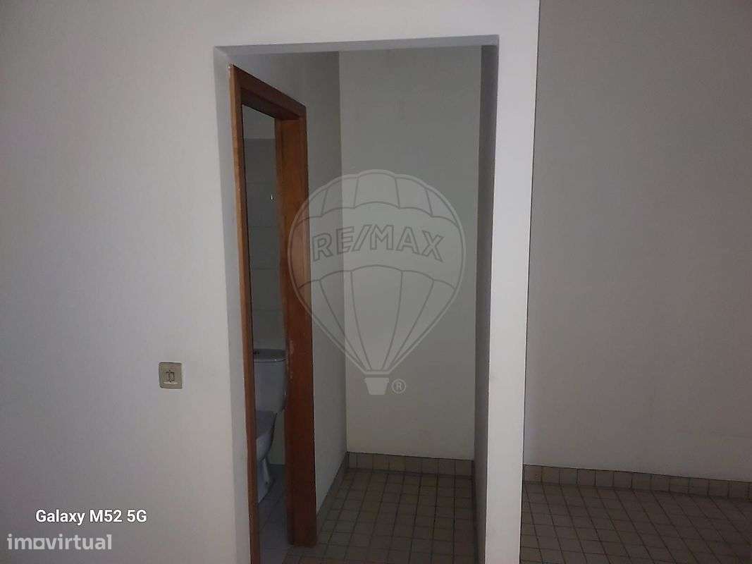 Loja  para arrendamento - Grande imagem: 2/27