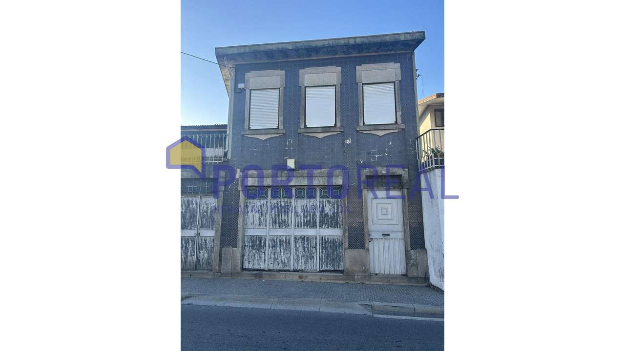 Prédio / Armazém em Milheirós-4