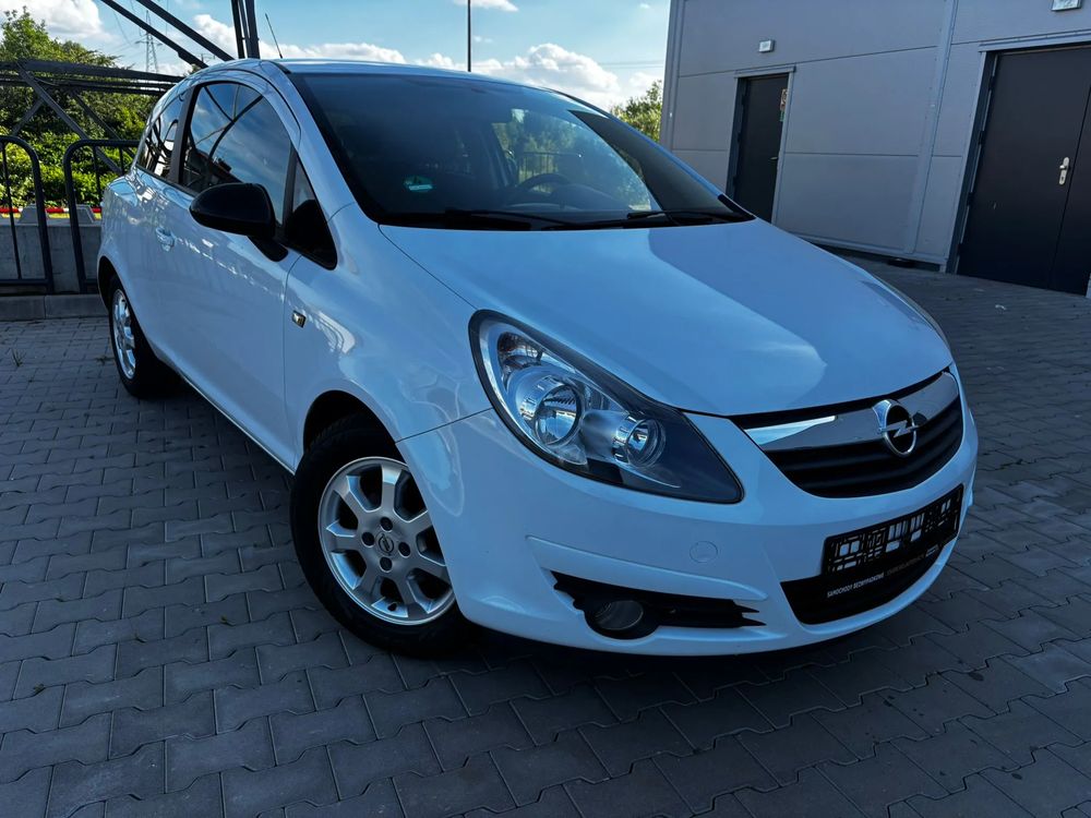 Opel Corsa D 1.4 16V Color Edition 2010