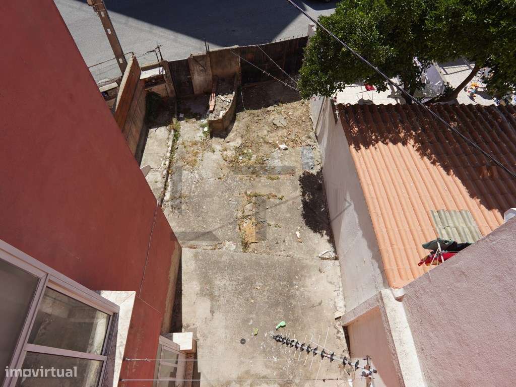 Prédio com 6 Apartamentos para Reabilitação em Marvila, Lisboa-15