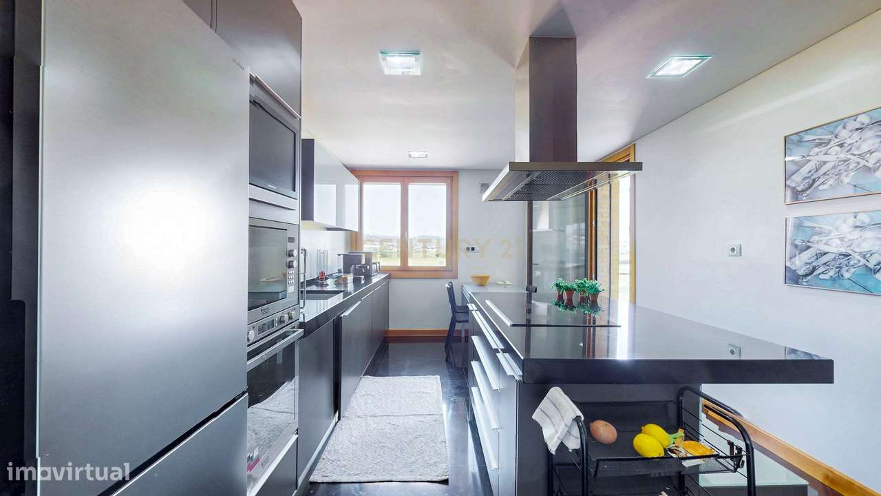 Apartamento T4 no Infantado de excelência, conforto e vista sobre a le-13