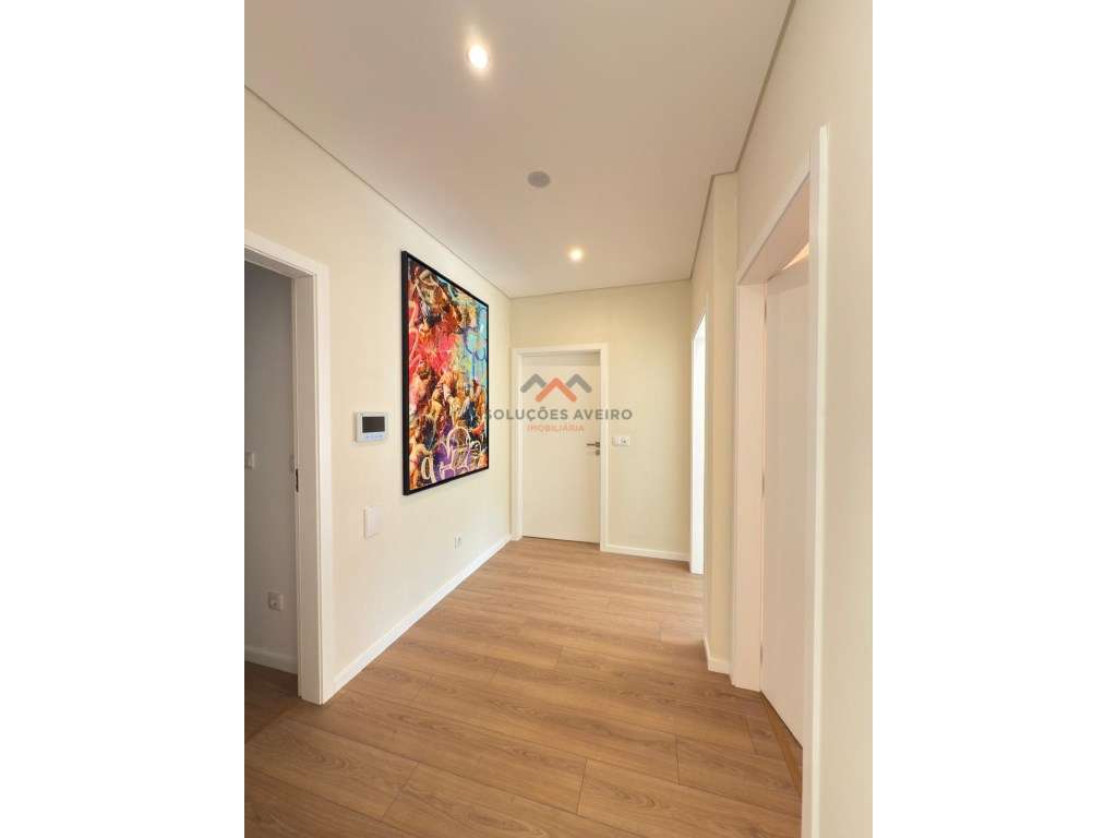 Moradia T4 Moderna | Cacia | A 5 Minutos de Aveiro-12