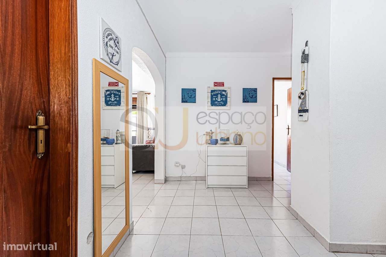 A. Pêra - Apart. 2 Quartos - Garagem - 150 Metros da Praia-0